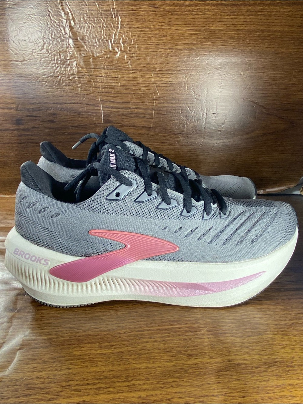 Brooks Glycerin Max 2 women’s shoe size 9 (read)